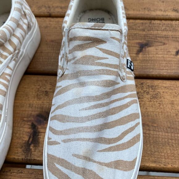 Billabong Slip on Shoes - Picture 3 of 9